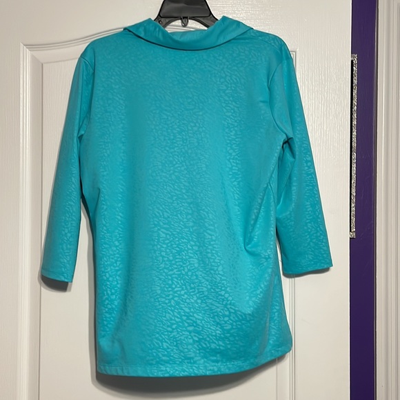 Teal Coral Bay women’s golf shirt size Medium with animal print design - Picture 3 of 3